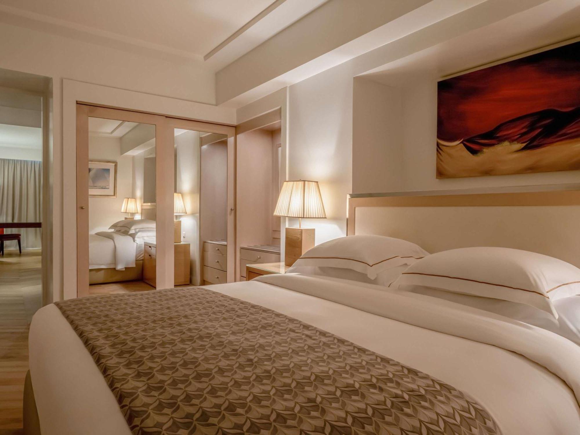Moevenpick Hotel Beirut Exterior foto