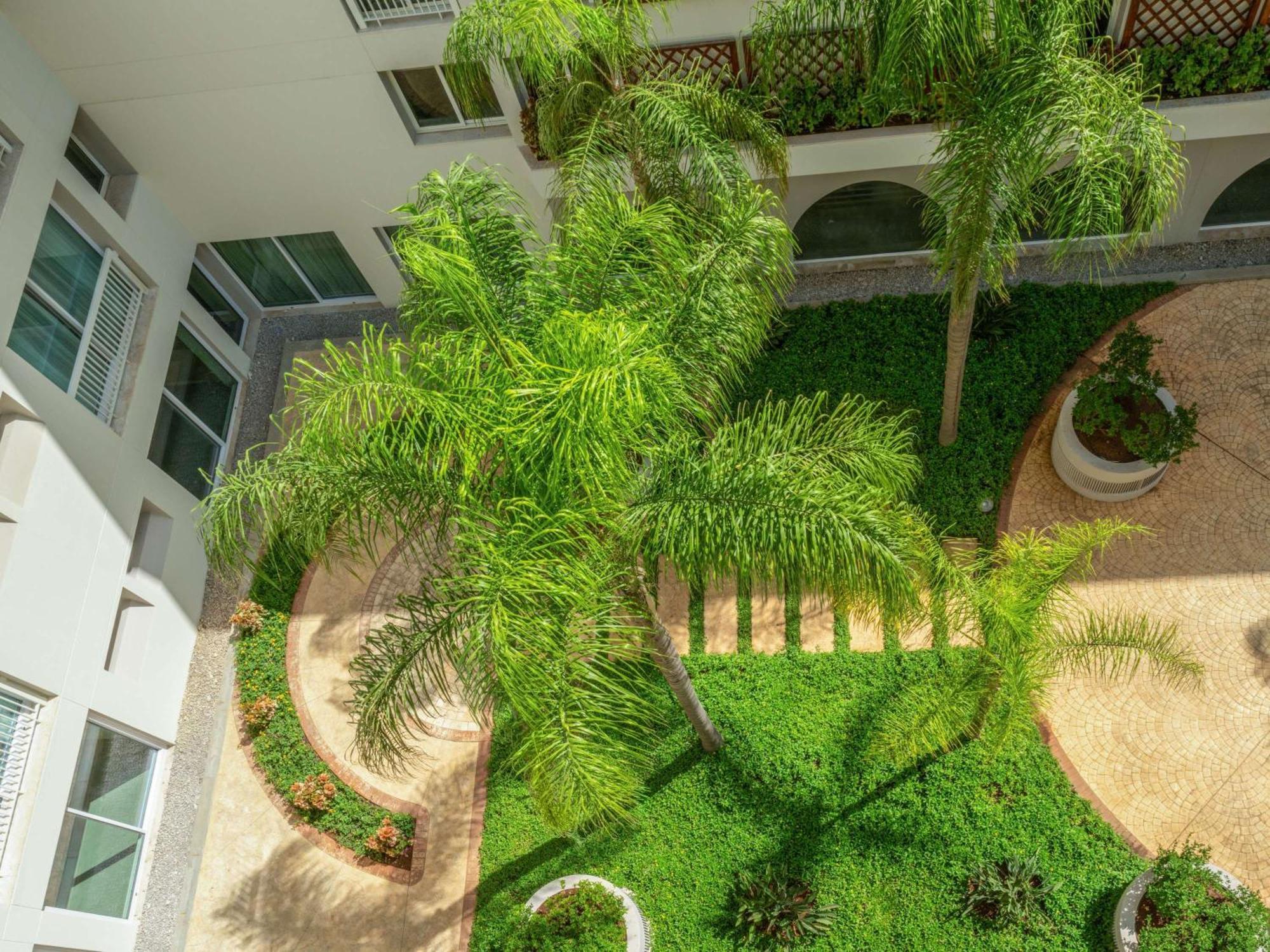 Moevenpick Hotel Beirut Exterior foto