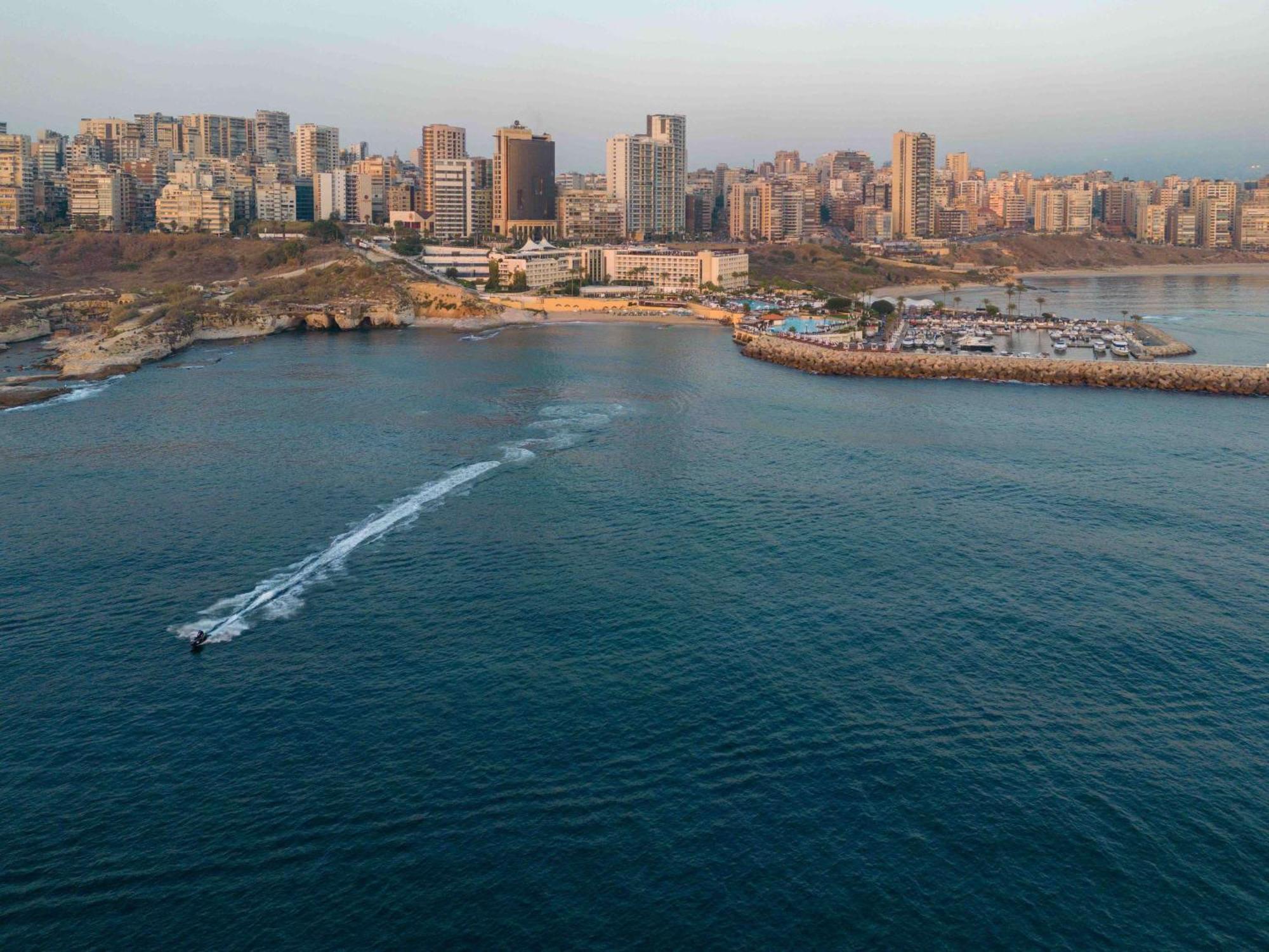 Moevenpick Hotel Beirut Exterior foto