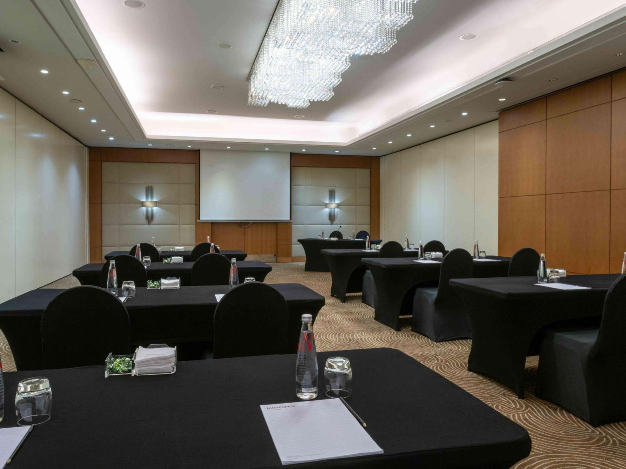 Moevenpick Hotel Beirut Exterior foto